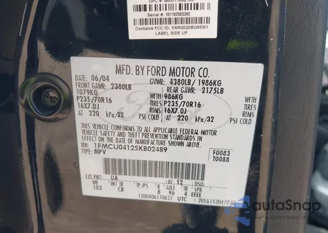 2005 Ford Escape Limited z USA, uszkodzony, nr VIN 1FMCU04125KB02489